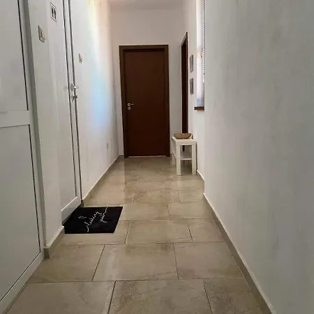 петрови Lägenhet Tjernomorets